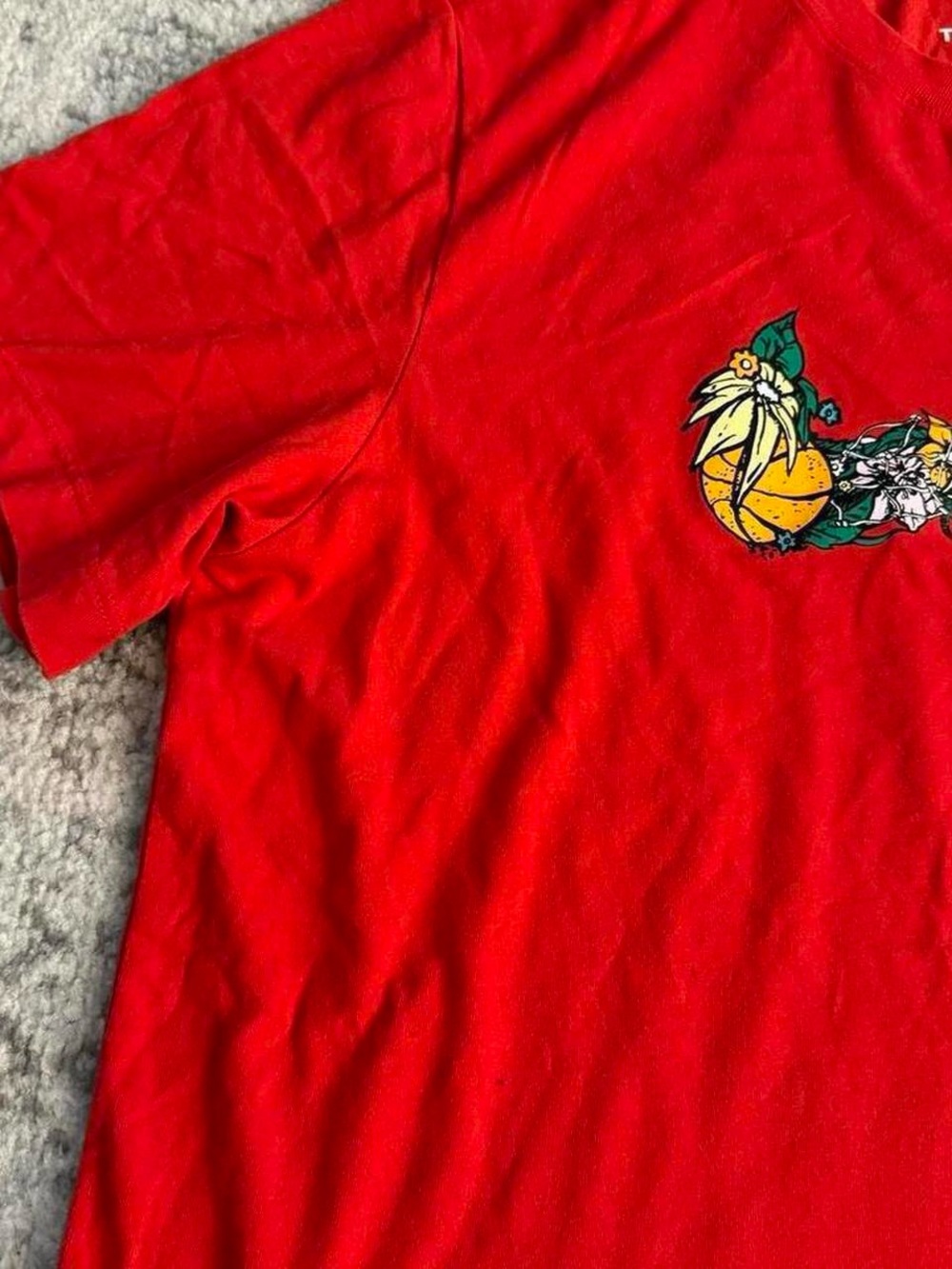 Red Nike basketball tee with unique floral design Size Large - Picture 3 of 4